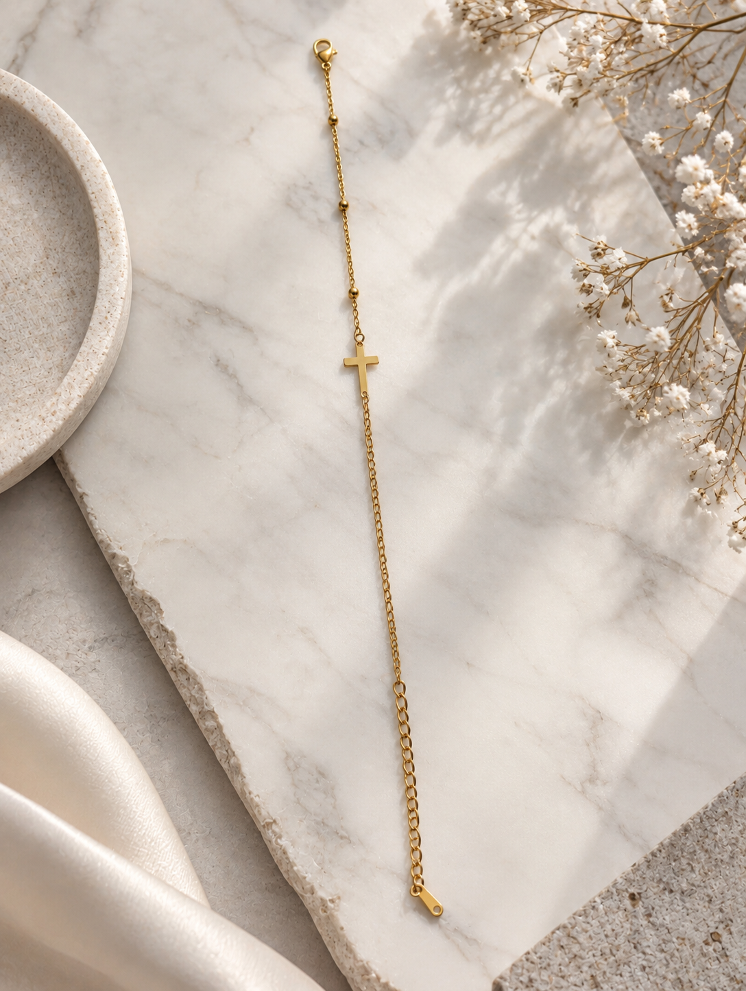 AMELIA Cross Armband – Gold